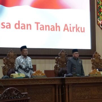 Gambar WhatsApp 2025-04-25 pukul 11.36.36_d5a8a676 Pj Bupati Hadiri Rapat Paripurna ke 1