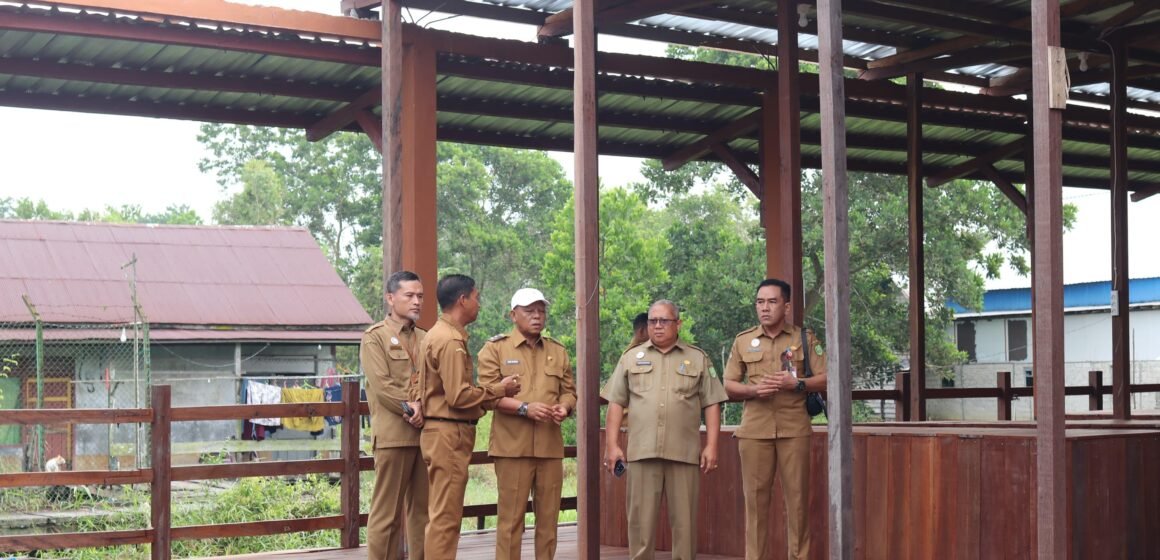 Gambar WhatsApp 2025-04-26 pukul 17.20.53_be876e87 Wakil Bupati Sukamara Tinjau Perkembangan Proses Pembangunan Pasar Saik
