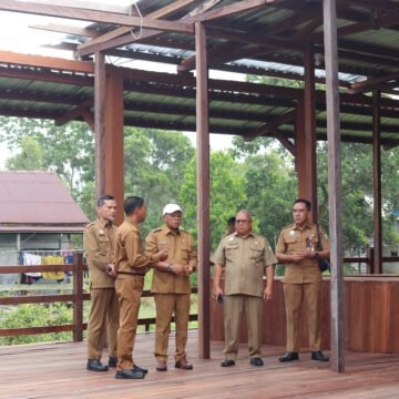 Gambar WhatsApp 2025-04-26 pukul 17.20.53_be876e87 Wakil Bupati Sukamara Tinjau Perkembangan Proses Pembangunan Pasar Saik