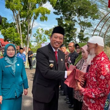 Bupati Pimpin Apel Peringatan Hari Pendidikan Nasional dan Hari Otonomi Daerah