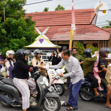 Bupati Sukamara H.Masduki Berbagi kebahagiaan Ramadhan dengan membagikan 550 paket Takjil Kepada Masyarakat