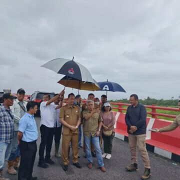 Pemkab Ketapang Tinjau Jembatan Jelai: Akses Tinggal 2,5 KM Lagi!