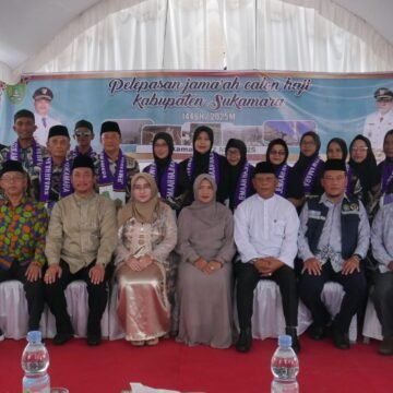 Bupati Sukamara Lepas Keberangkatan Jamaah Calon Haji