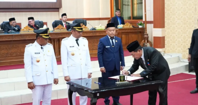 bupbb Bupati dan Wakil Bupati Sukamara Resmi Dilantik: H. Masduki Sampaikan Visi Membangun Sukamara Maju dan Berdaya Saing
