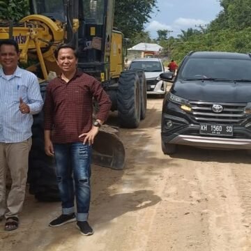 Pemkab Sukamara Perbaiki Jalan Poros Desa Kartamulia Jelang Pengaspalan Tahun 2025