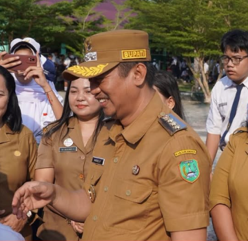 Bupati Sukamara Kunjungi SMPN 1 dan SDN Mendawai 4: Tegaskan Komitmen Pendidikan Gratis dan Beasiswa Kuliah