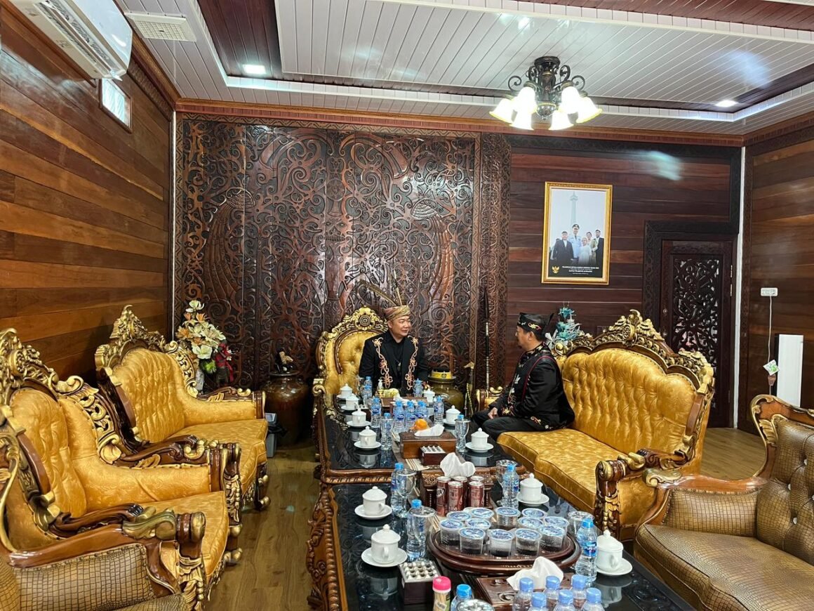Bupati Sukamara Berdiskusi dengan Bupati Ketapang Terkait Pembangunan Infrastruktur