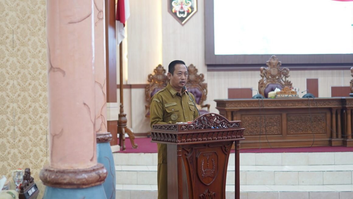 Bupati Sukamara Sampaikan Pidato Pengantar Raperda Perubahan APBD