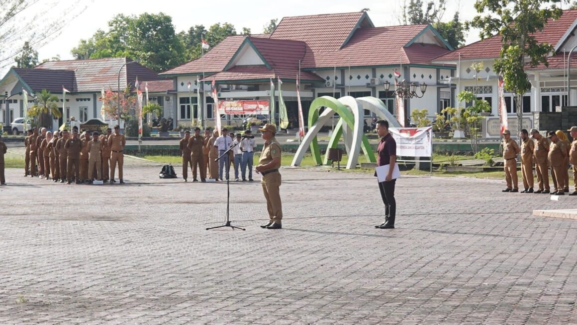 8072ea36-e197-41e0-bbdb-8802e448b509 Pemkab Gelar Apel Gabungan ASN Sekaligus Doa Bersama