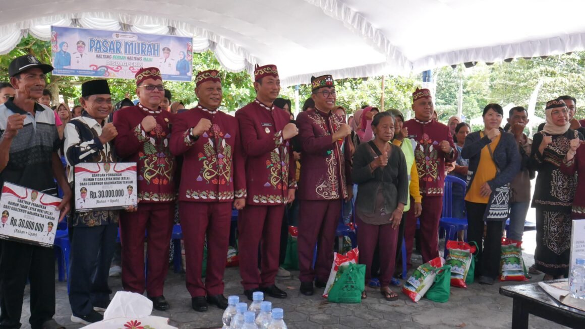WhatsApp Image 2025-10-10 at 16.54.50 (1) Pemprov Kalteng Gelar Pasar Murah di Sukamara