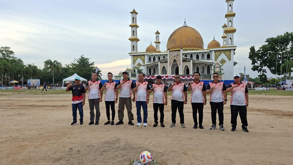 d24282e8-9c77-4200-a1f8-ef00f8cce94c Pemkab Sukamara Gelar Sepak Bola Bupati Cup