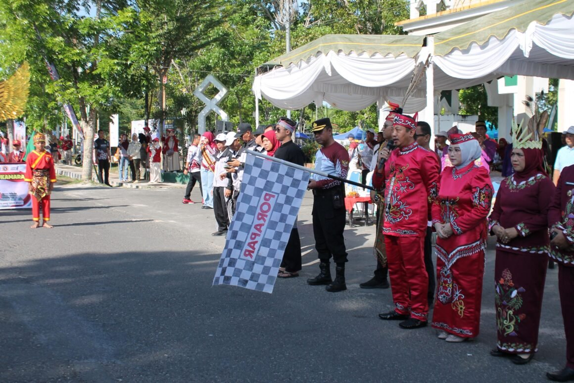 d34c02c5-d499-47f2-ad96-8465ae4eb5c5 Bupati Sukamara Lepas Pawai Pembangunan