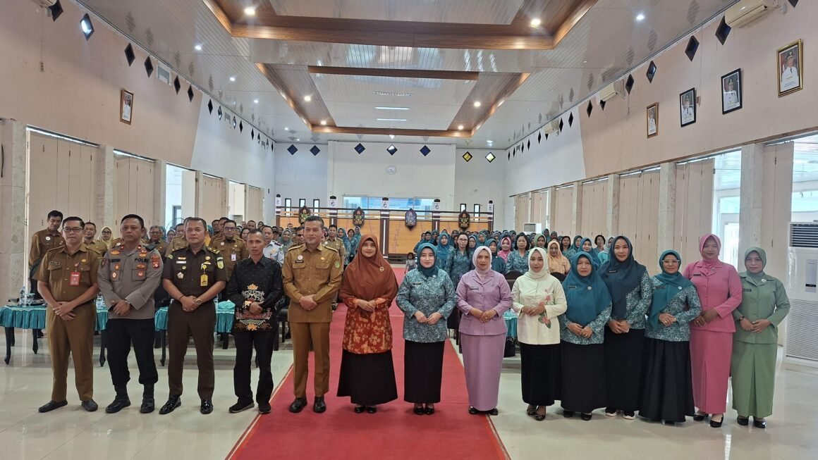 de77d3b4-2629-47f5-961d-c24bd8c413cc Pj Sekda Buka Sosialisasi Penguatan Dasawisma