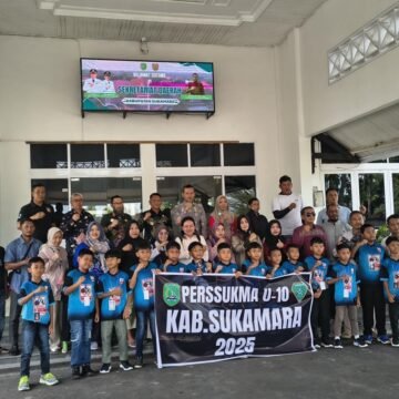 Wabup Lepas Tim Sepak Bola Perssukma U-10 Dalam Ajang Nasional
