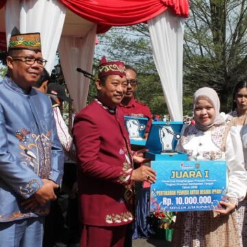 Bupati Berikan Penghargaan Kepada Peserta Terpilih Program PPAN