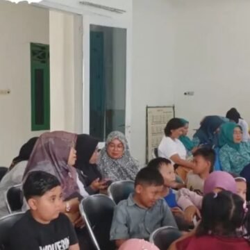 Wakil Bupati Serahkan Kartu Identitas Anak