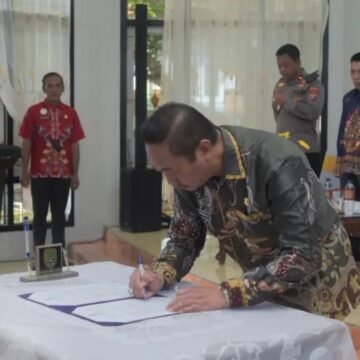 Bupati Harapkan Pejabat Baru Mampu Bekerja Profesional dan Berintegritas