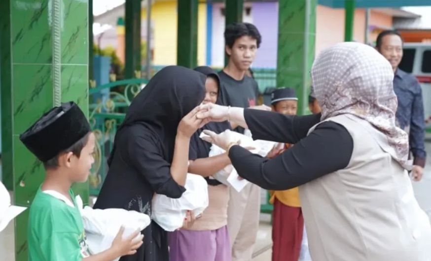 454008dc-b225-4ba0-9123-26c923c49c3d Kegiatan Sosial Bukan Sekadar Bantuan, Tetapi Wujud Kehangatan dan Kepedulian Pemerintah