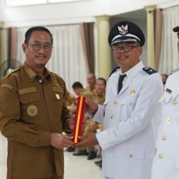 Bupati Sukamara Ajak Kepala Desa Baru untuk Selalu Bersinergi dalam Membangun Desa