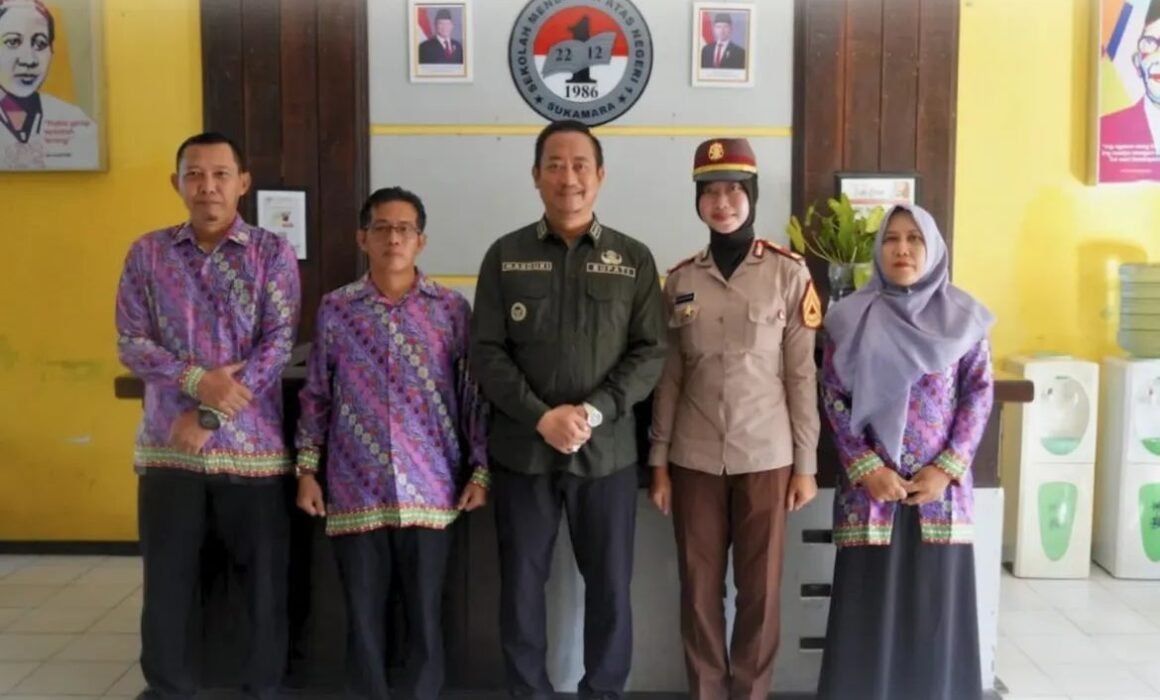 Bupati Kunjungi SMAN 1 Sukamara