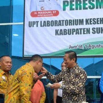 927d2718-d4ef-4bf7-847a-944a3cf4c073 Bupati Tekankan Pentingnya Sinergi Pemda dan Tenaga Kesehatan