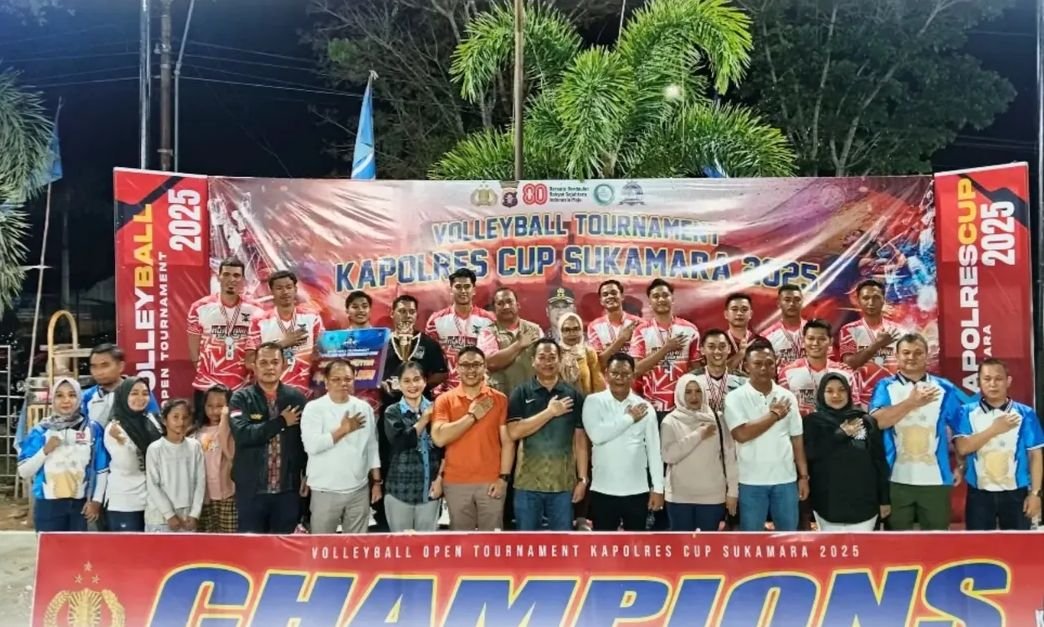 952ae287-f49b-4f1c-8e83-3d85646c3c2f Bupati Hadiri Penutupan Open Turnamen Bola Voli Kapolres Cup