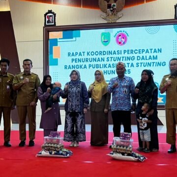 Pemkab Sukamara Salurkan Bantuan Makanan Bergizi untuk Cegah Stunting