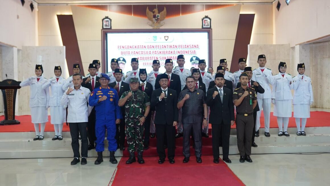 Bupati Lantik Pelaksana Duta Pancasila Paskibraka Sukamara