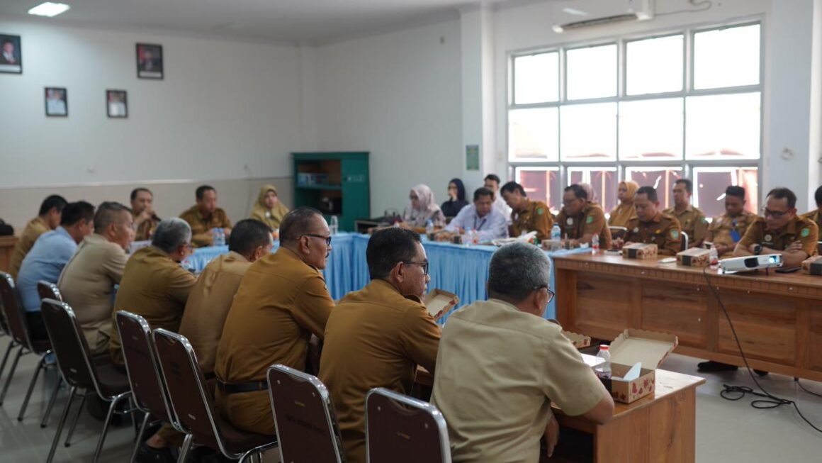 Bupati Sukamara Ngantor di RSUD Sukamara