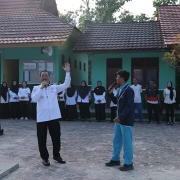 Infosuammmaara Bupati Monitoring Pembagian Seragam Gratis
