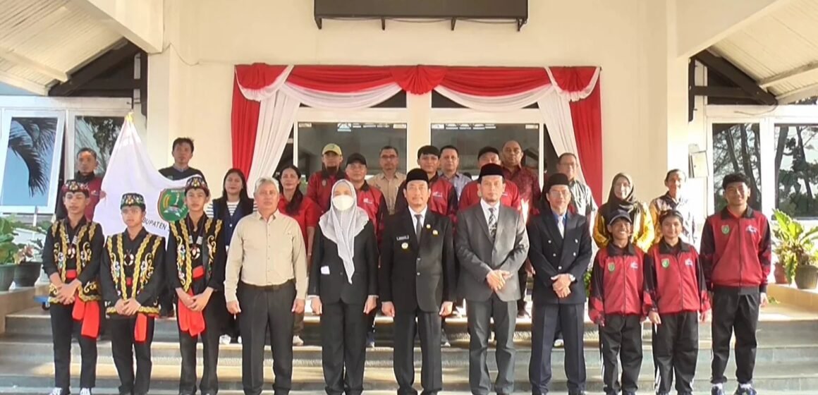 Bupati Sukamara Lepas Kontingen Pelajar ke Ajang Prestasi Tingkat Nasional