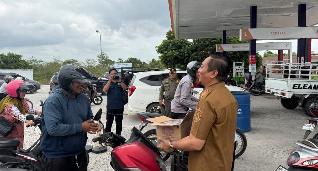 Sidak SPBU, Bupati Sukamara Masduki Soroti Anomali Antrean Panjang BBM