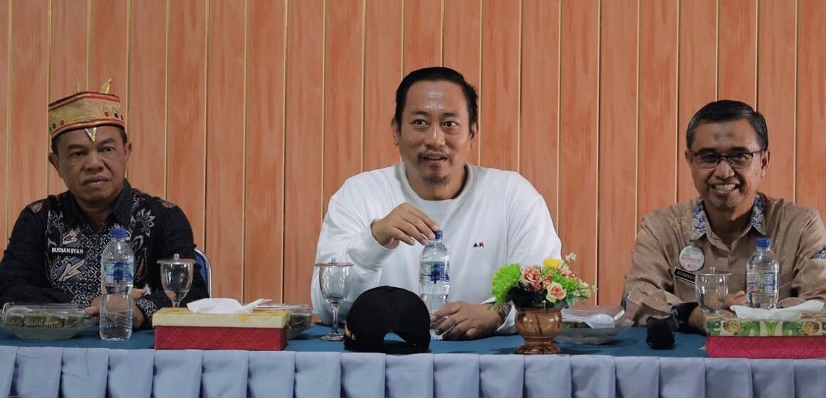 Dengarkan Aspirasi Guru Pesisir, Bupati Sukamara Berkomitmen Tingkatkan Mutu Pendidikan