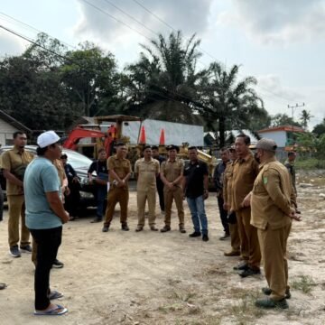 Pemkab Sukamara Lanjutkan Peningkatan Jalan Poros Desa Kartamulya Pekan Ini