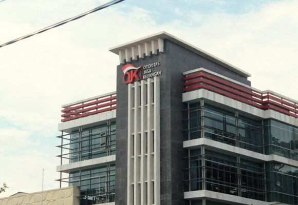 Tingkatkan Kepastian Hukum, OJK Rilis Aturan Baru Bursa Mineral